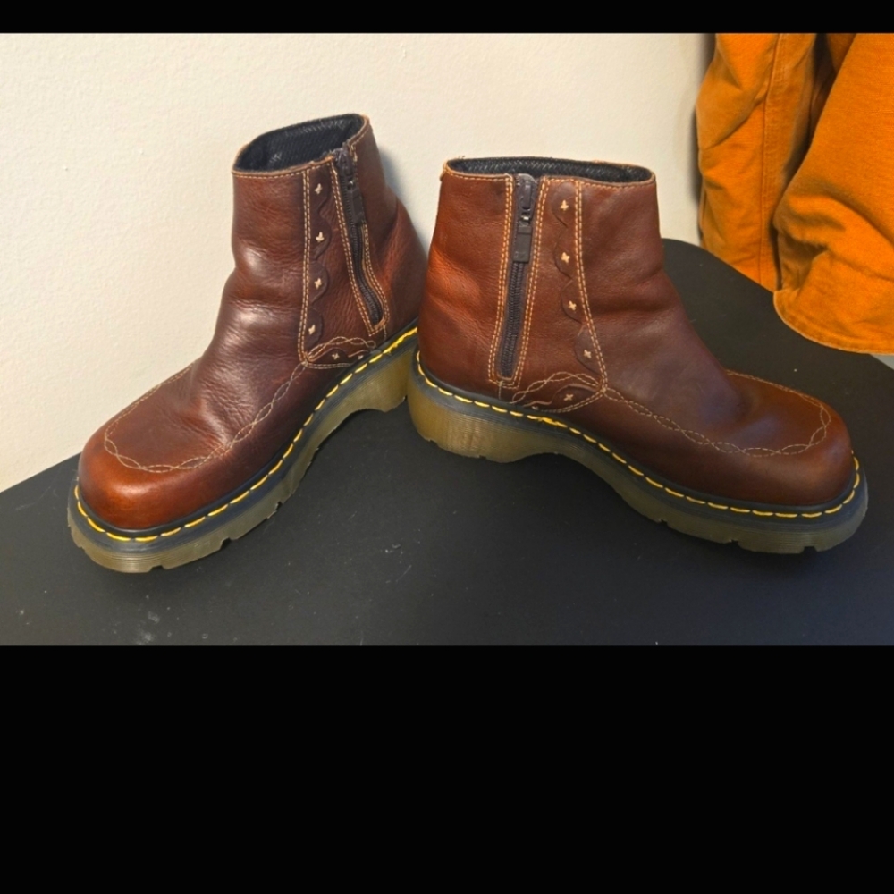 Y2k vintage dr. Martens brown zip up boots sz 8